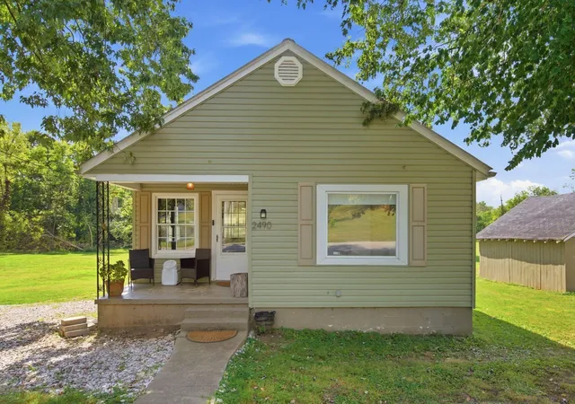 Photo 1 of Single family home for sale at 2490 Battlefield Memorial Hwy, Berea, KY 40403 | MLS# 26027923 | Listing updated on 2026-10-22