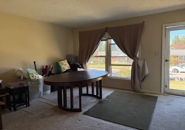 Photo 2 of Sale Pending at 1721 Wyatt Pkwy, Lexington, KY 40505 | MLS# 26027742 | Listing updated on 2026-10-13
