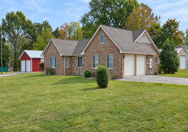 Photo 1 of Single family home for sale at 18 Shackle Rd, London, KY 40744 | MLS# 26028177 | Listing updated on 2026-10-13