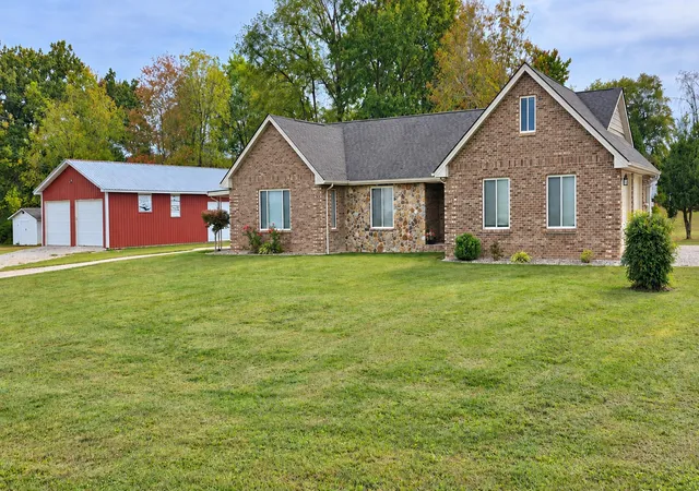 Photo 3 of Single family home for sale at 18 Shackle Rd, London, KY 40744 | MLS# 26028177 | Listing updated on 2026-10-13