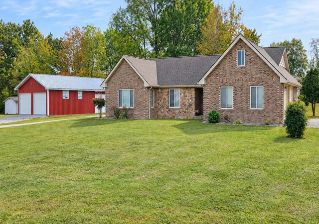 Photo 3 of Single family home for sale at 18 Shackle Rd, London, KY 40744 | MLS# 26028177 | Listing updated on 2026-10-13