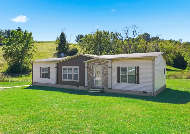 Photo 2 of Sale Pending at 1065 Smalley Branch Rd, Cynthiana, KY 41031 | MLS# 26027757 | Listing updated on 2026-10-13