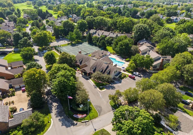 Photo 2 of Townhouse for sale at 1058 Griffin Gate Dr, Lexington, KY 40511 | MLS# 26027771 | Listing updated on 2026-10-19