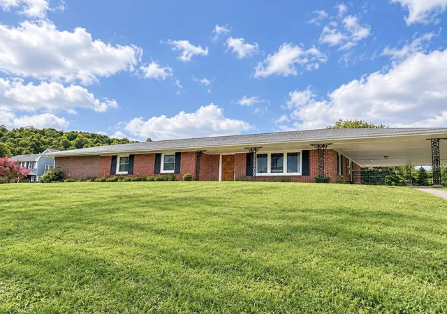 Photo 1 of Single family home for sale at 182 Shadytown Rd, Booneville, KY 41314 | MLS# 26027820 | Listing updated on 2026-10-27