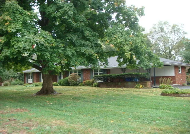 Photo 2 of Sale Pending at 1601 Traveller Rd, Lexington, KY 40504 | MLS# 26028128 | Listing updated on 2026-10-17
