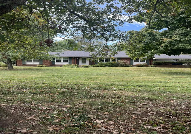 Photo 3 of Sale Pending at 1601 Traveller Rd, Lexington, KY 40504 | MLS# 26028128 | Listing updated on 2026-10-17