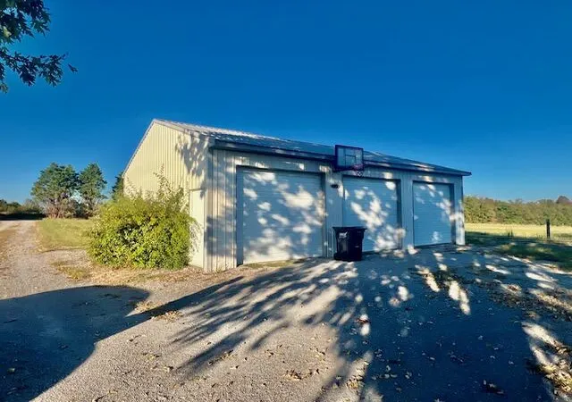 Photo 3 of Sale Pending at 103 J Knight Rd, Crofton, KY 42217 | MLS# 26027915 | Listing updated on 2026-10-15