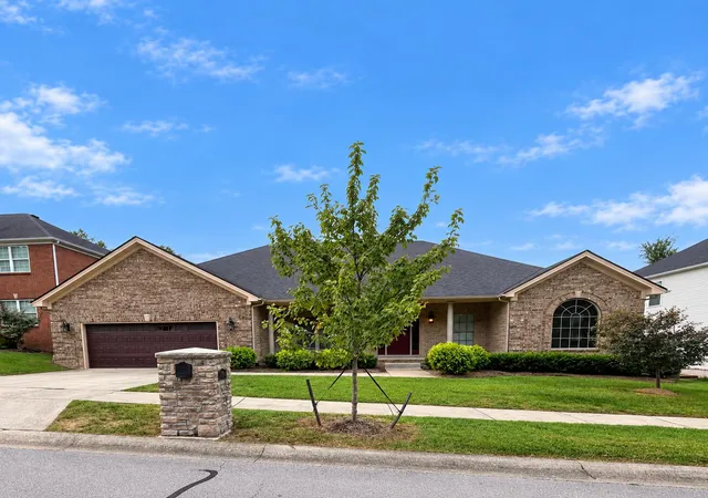 Single family home for sale at 2148 Palomar Tr Dr, Lexington, KY 40513 | MLS# 26027849