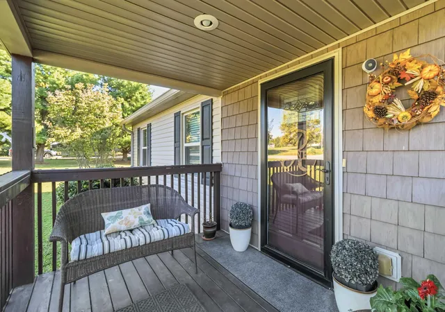Photo 3 of Single family home for sale at 143 Sunrise Dr, Lancaster, KY 40444 | MLS# 26028283 | Listing updated on 2026-10-13