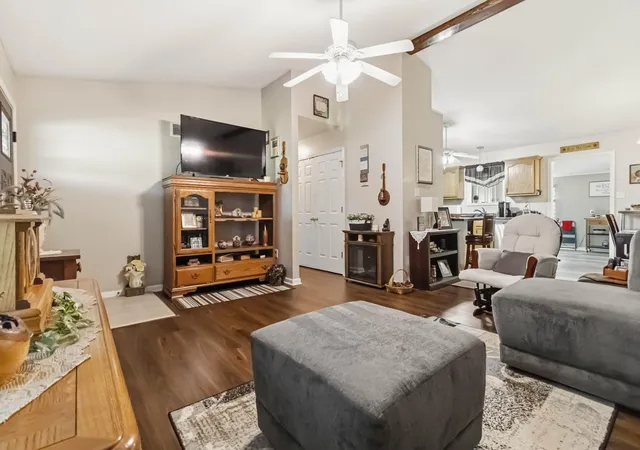 Photo 4 of Single family home for sale at 143 Sunrise Dr, Lancaster, KY 40444 | MLS# 26028283 | Listing updated on 2026-10-13
