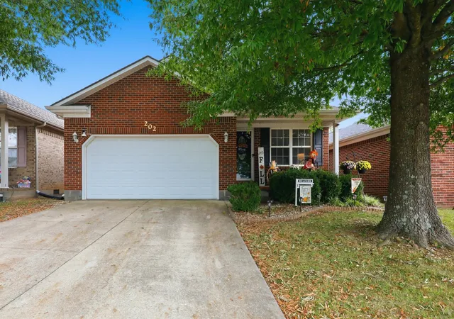 Single family home for sale at 202 Virginia Ln, Nicholasville, KY 40356 | MLS# 26028587