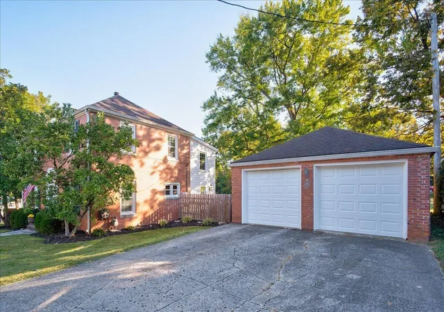 Photo 2 of Single family home for sale at 5 Graham Ave, Frankfort, KY 40601 | MLS# 26028321 | Listing updated on 2026-10-16