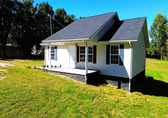 Photo 1 of Single family home for sale at 220 Moore Hl Ave, Corbin, KY 40701 | MLS# 26028307 | Listing updated on 2026-10-13