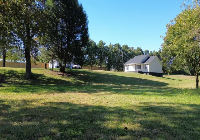 Photo 2 of Single family home for sale at 220 Moore Hl Ave, Corbin, KY 40701 | MLS# 26028307 | Listing updated on 2026-10-13