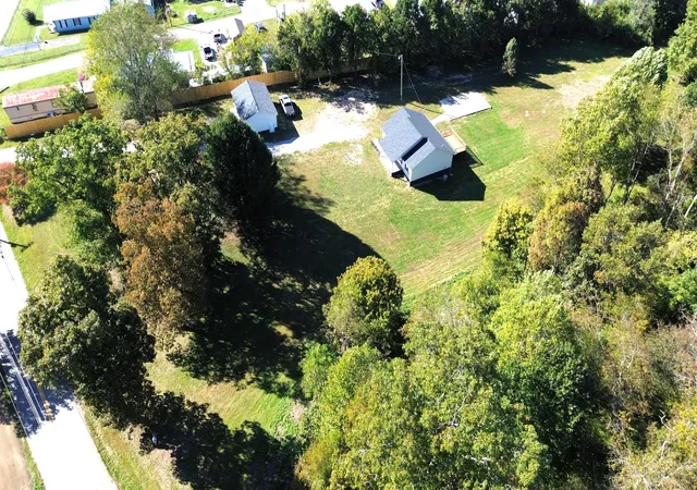 Photo 3 of Single family home for sale at 220 Moore Hl Ave, Corbin, KY 40701 | MLS# 26028307 | Listing updated on 2026-10-13