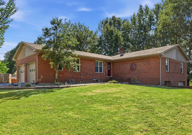 Photo 1 of Single family home for sale at 2871 Foust Sledd Rd, Benton, KY 42025 | MLS# 26028493 | Listing updated on 2026-10-14