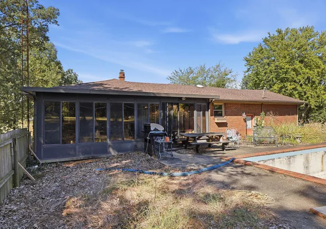 Photo 3 of Single family home for sale at 2871 Foust Sledd Rd, Benton, KY 42025 | MLS# 26028493 | Listing updated on 2026-10-14
