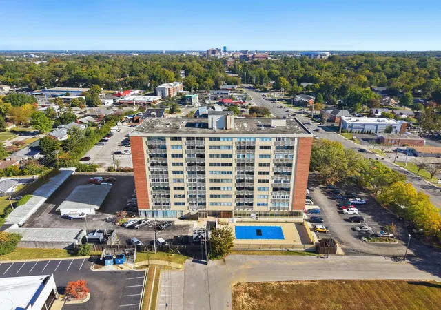 Condo for sale at 2121 Nicholasville Rd #804, Lexington, KY 40503 | MLS# 26027912