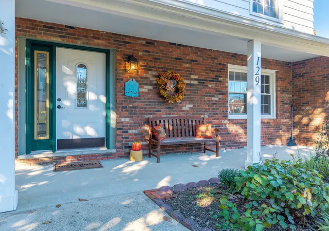 Photo 3 of Single family home for sale at 129 Circle Dr, Morehead, KY 40351 | MLS# 26027924 | Listing updated on 2026-10-26
