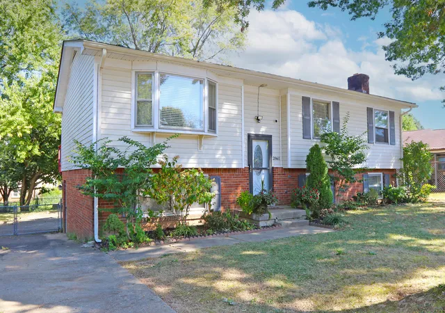 Photo 3 of Single family home for sale at 2861 Winter Park Dr, Lexington, KY 40517 | MLS# 26027996 | Listing updated on 2026-10-13