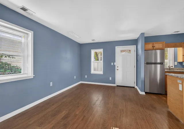 Photo 2 of Single family home for sale at 207 1/2 York St, Lexington, KY 40508 | MLS# 26027926 | Listing updated on 2026-10-13