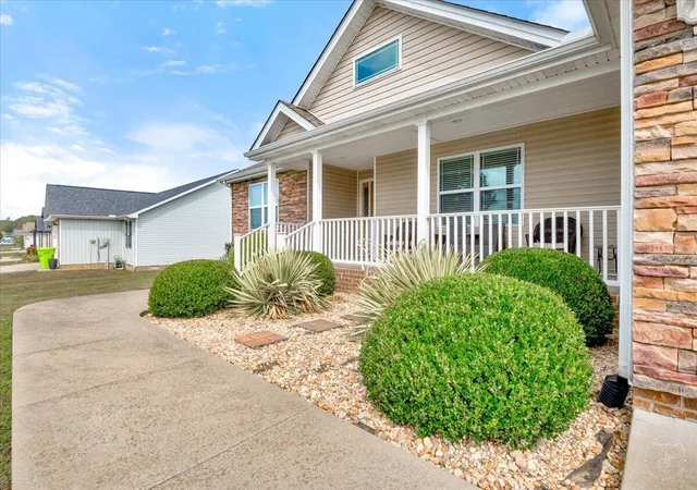 Photo 3 of Single family home for sale at 3556 Barbourville Rd, London, KY 40744 | MLS# 26027931 | Listing updated on 2026-10-13