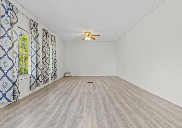 Photo 4 of Single family home for sale at 2276 Upper Lick Rd, Moorefield, KY 40350 | MLS# 26028249 | Listing updated on 2026-10-13