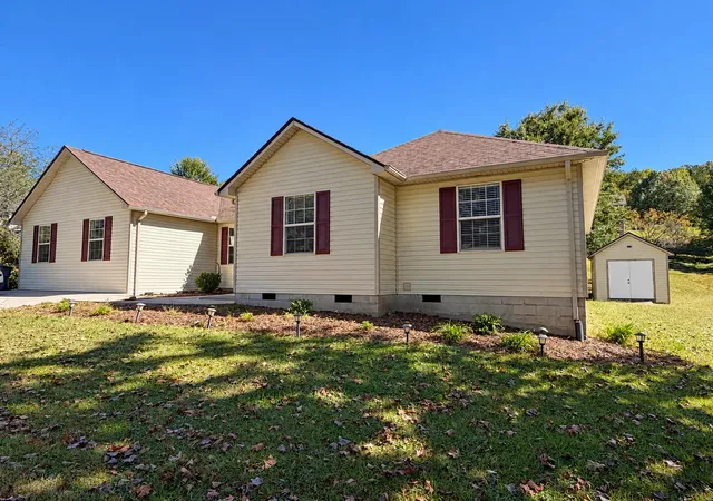 Photo 2 of Single family home for sale at 912 Sasser School Rd, London, KY 40744 | MLS# 26027970 | Listing updated on 2026-10-13
