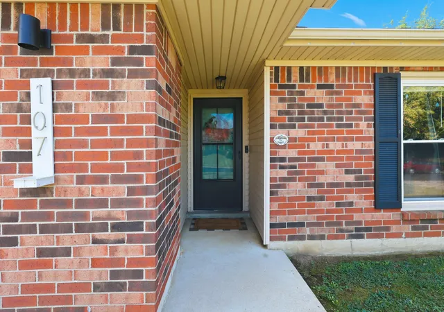 Photo 3 of Sale Pending at 107 Hutchins Dr, Georgetown, KY 40324 | MLS# 26028296 | Listing updated on 2026-10-20