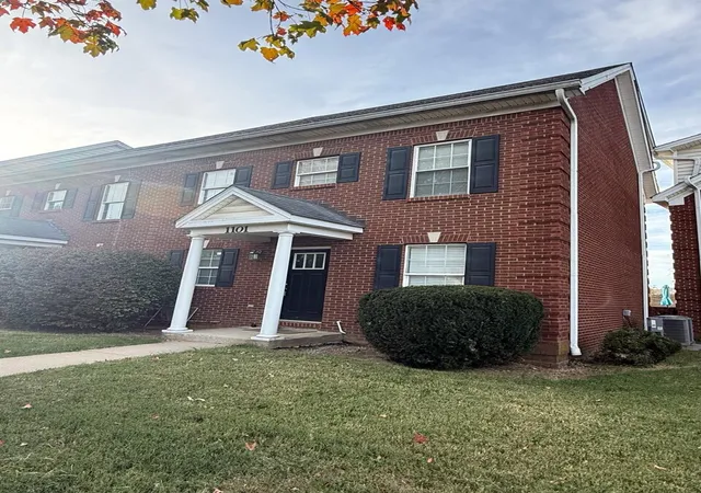 Photo 3 of Townhouse for sale at 1101 Unity Dr, Lexington, KY 40504 | MLS# 26028035 | Listing updated on 2026-10-13