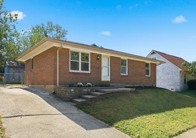 Photo 2 of Single family home for sale at 966 Fairhaven Dr, Lexington, KY 40515 | MLS# 26027957 | Listing updated on 2026-10-13