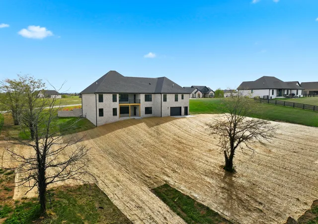 Photo 3 of Single family home for sale at 251 Berkley Hall Dr, Berea, KY 40403 | MLS# 26028103 | Listing updated on 2026-10-20