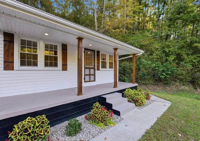 Photo 3 of Single family home for sale at 3357 Ky 36, Salt Lick, KY 40371 | MLS# 26028281 | Listing updated on 2026-10-23