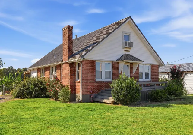 Photo 1 of Single family home for sale at 1001 Bee Mason Rd, Hickory, KY 42051 | MLS# 26027995 | Listing updated on 2026-10-29