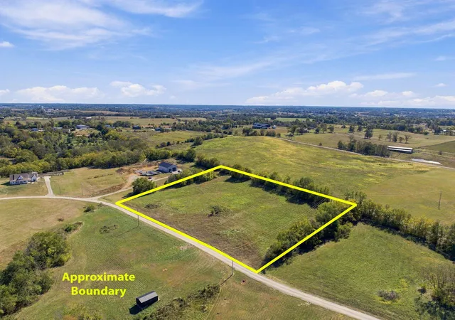 Photo 1 of Sale Pending at 489 Ml Crk Meadows Dr, Cynthiana, KY 41031 | MLS# 26028021 | Listing updated on 2026-10-13
