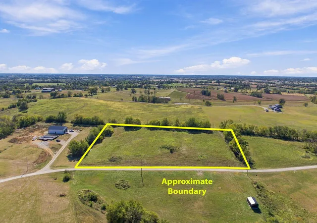 Photo 1 of Sale Pending at 489 Ml Crk Meadows Dr, Cynthiana, KY 41031 | MLS# 26028021 | Listing updated on 2026-10-13