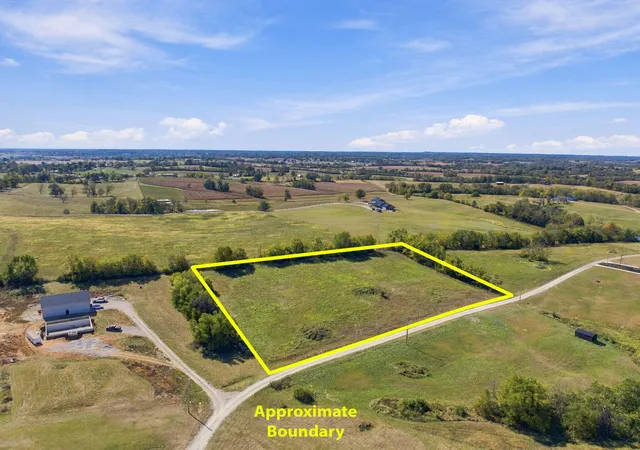 Photo 2 of Sale Pending at 489 Ml Crk Meadows Dr, Cynthiana, KY 41031 | MLS# 26028021 | Listing updated on 2026-10-13