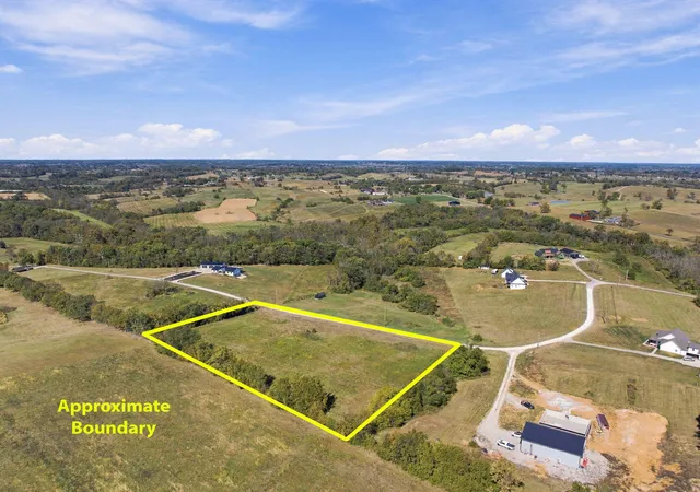 Photo 4 of Sale Pending at 489 Ml Crk Meadows Dr, Cynthiana, KY 41031 | MLS# 26028021 | Listing updated on 2026-10-13