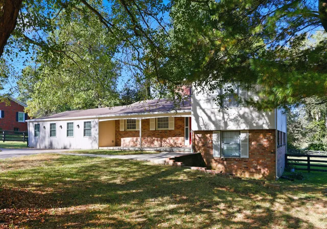 Photo 1 of Single family home for sale at 2535 Berea Rd, Lexington, KY 40511 | MLS# 26028022 | Listing updated on 2026-10-19