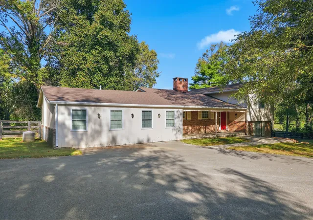 Photo 2 of Single family home for sale at 2535 Berea Rd, Lexington, KY 40511 | MLS# 26028022 | Listing updated on 2026-10-19
