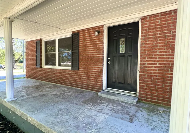 Photo 2 of Single family home for sale at 1959 W Steve Wariner Dr, Russell Springs, KY 42642 | MLS# 26028012 | Listing updated on 2026-10-13
