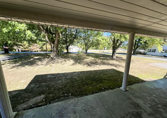 Photo 3 of Single family home for sale at 1959 W Steve Wariner Dr, Russell Springs, KY 42642 | MLS# 26028012 | Listing updated on 2026-10-13