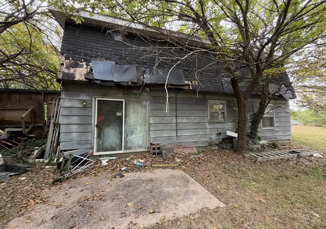 Photo 4 of Sale Pending at 2244 Holt Rd, Paducah, KY 42001 | MLS# 26028462 | Listing updated on 2026-10-22