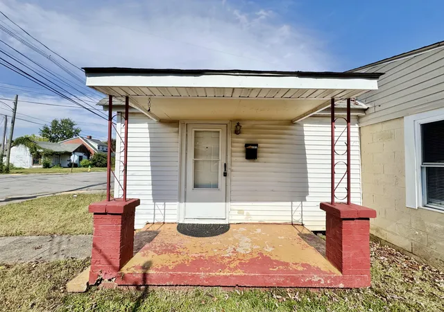 Photo 1 of Single family home for sale at 500 Robertson St, Lexington, KY 40508 | MLS# 26028013 | Listing updated on 2026-10-20