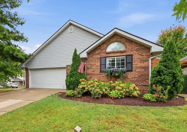 Photo 1 of Single family home for sale at 3500 Branchwood Pl, Lexington, KY 40503 | MLS# 26028048 | Listing updated on 2026-10-13