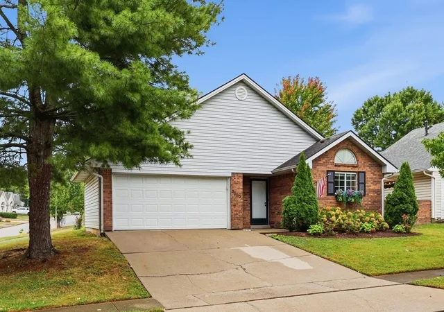 Photo 2 of Single family home for sale at 3500 Branchwood Pl, Lexington, KY 40503 | MLS# 26028048 | Listing updated on 2026-10-13