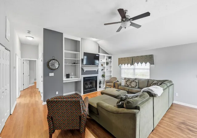 Photo 3 of Single family home for sale at 3500 Branchwood Pl, Lexington, KY 40503 | MLS# 26028048 | Listing updated on 2026-10-13