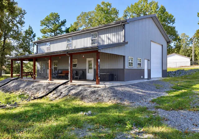 Photo 1 of Single family home for sale at 18 Goose Bay Dr, Benton, KY 42025 | MLS# 26028033 | Listing updated on 2026-10-13