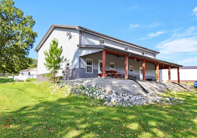 Photo 2 of Single family home for sale at 18 Goose Bay Dr, Benton, KY 42025 | MLS# 26028033 | Listing updated on 2026-10-13