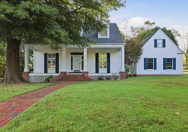 Photo 1 of Single family home for sale at 114 Arbor Crst Dr, Mayfield, KY 42066 | MLS# 26028116 | Listing updated on 2026-10-26
